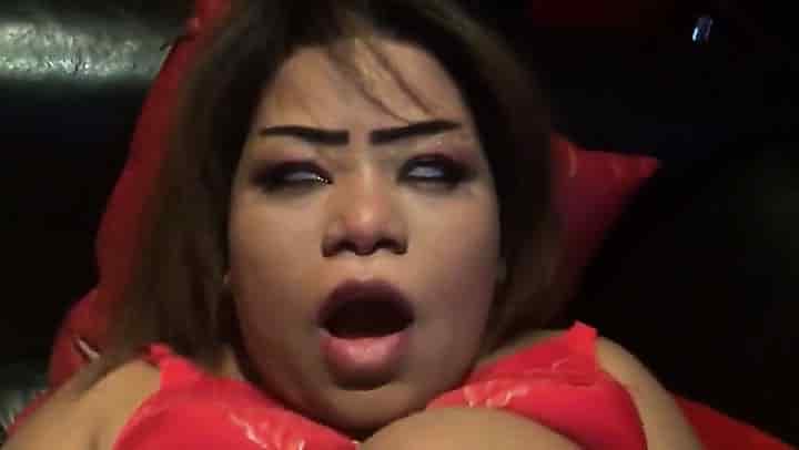 البنت دي ركبها عفريت –  سكس مصري